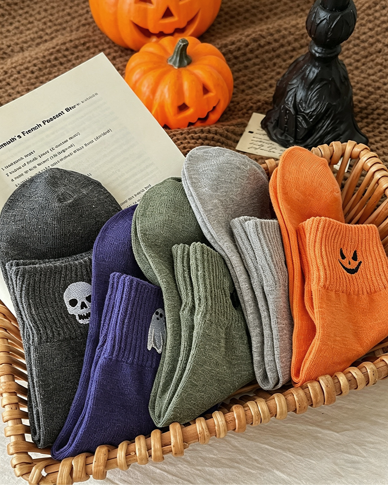 Women’s Halloween Crew Socks 5 Pack, Soft Pumpkin Ghost Knit Socks