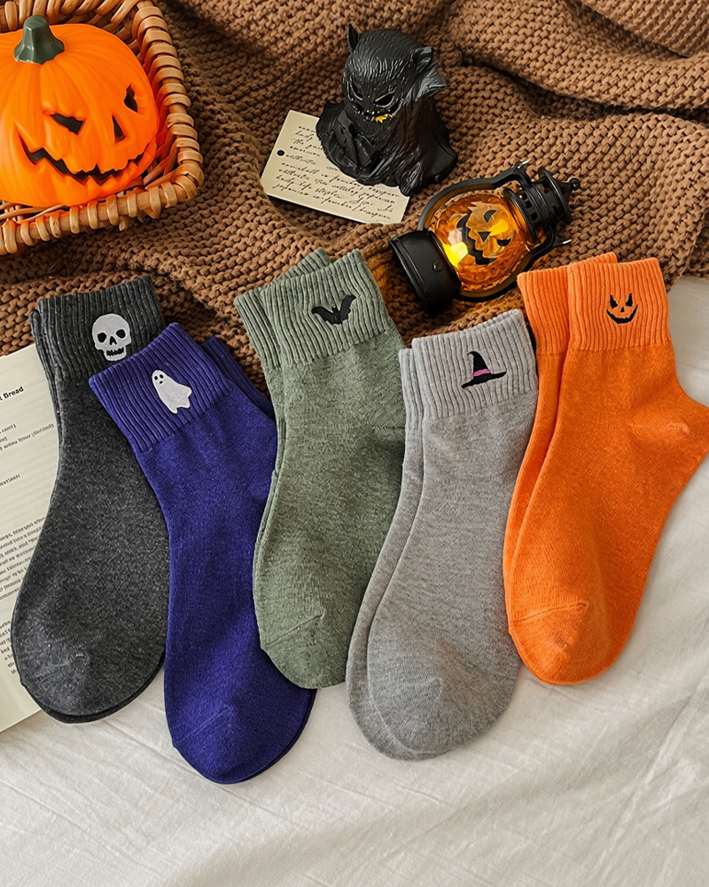 Women’s Halloween Crew Socks 5 Pack, Soft Pumpkin Ghost Knit Socks