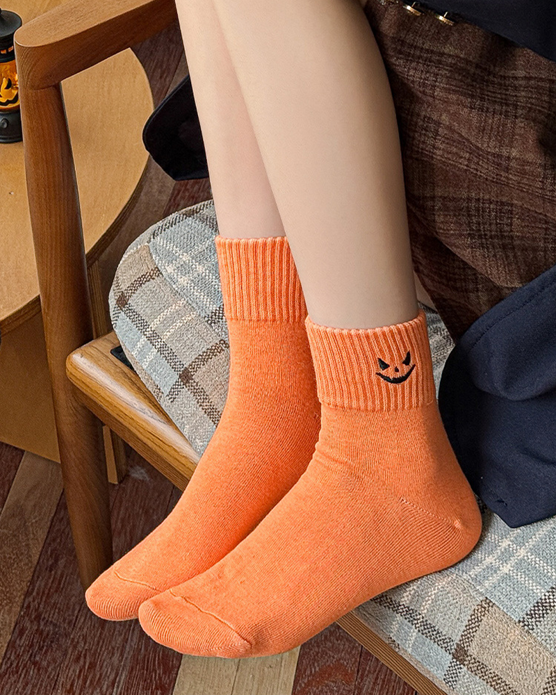 Women’s Halloween Crew Socks 5 Pack, Soft Pumpkin Ghost Knit Socks