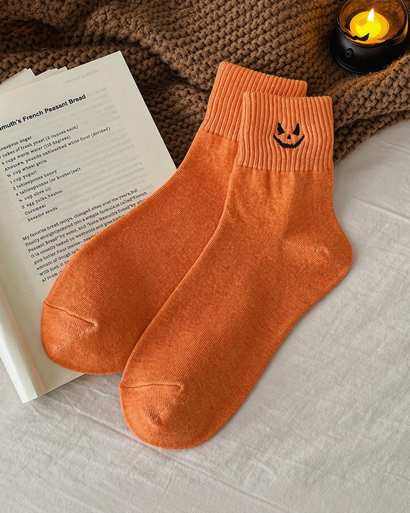 Women’s Halloween Crew Socks 5 Pack, Soft Pumpkin Ghost Knit Socks