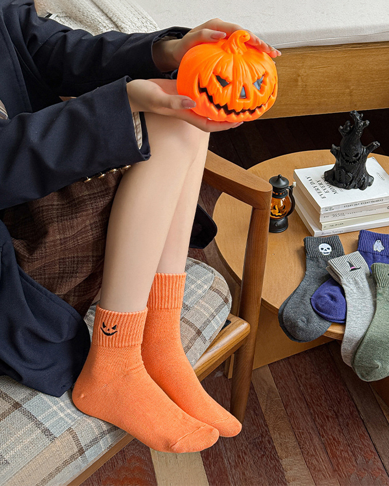 Women’s Halloween Crew Socks 5 Pack, Soft Pumpkin Ghost Knit Socks