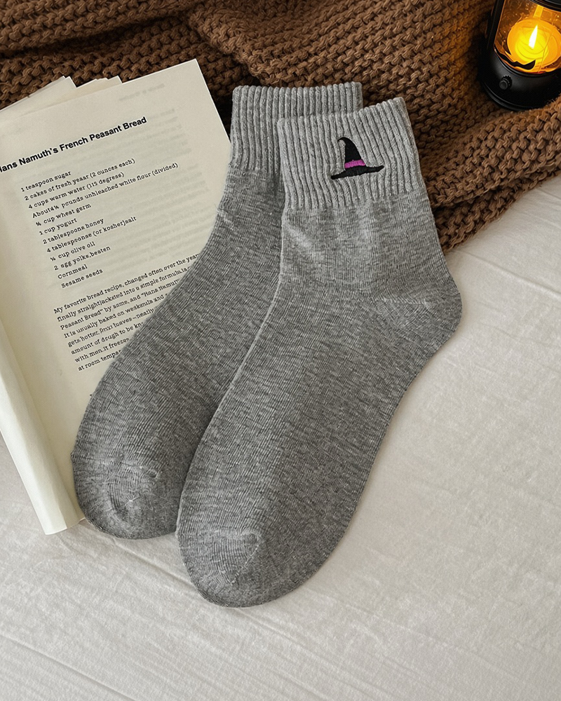 Women’s Halloween Crew Socks 5 Pack, Soft Pumpkin Ghost Knit Socks