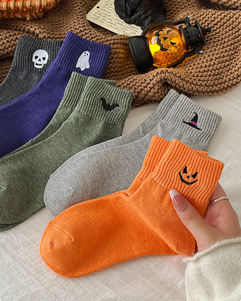 Women’s Halloween Crew Socks 5 Pack, Soft Pumpkin Ghost Knit Socks
